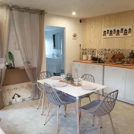 Apartamento Le Studio De L'ecureuil *